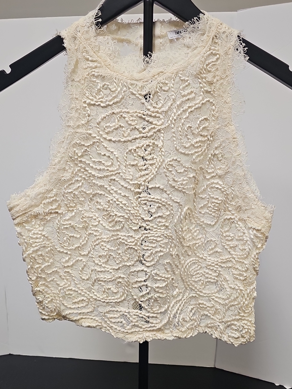 Zara Ivory Lace Textured Sleeveless Camisole